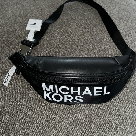 Michael Kors❤️ Unisex Black Logo Nylon Belt Bag/OS/NWT
~ New with tags! - Picture 2 of 12